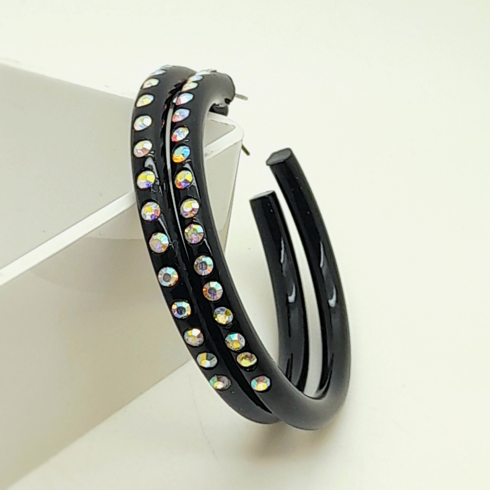 E001 VINTAGE 1.75INCH THIN BLACK PLASTIC HOOP WITH CLEAR AB FASHION EARRINGS
