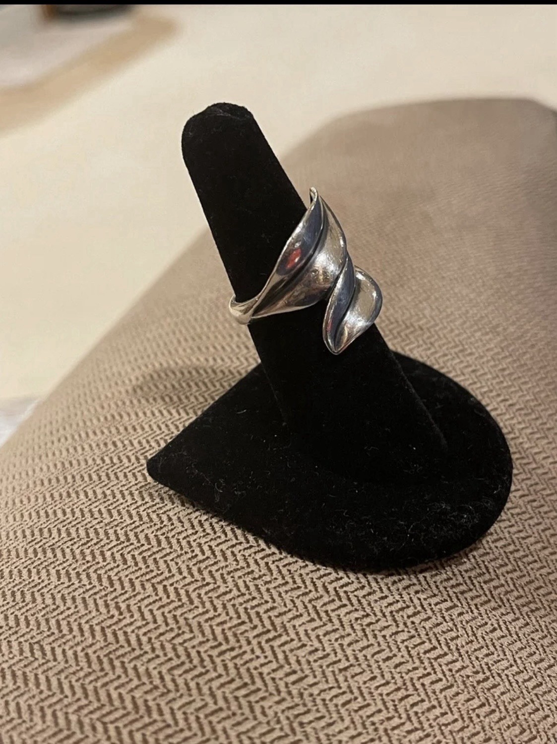 James Avery Sterling Bypass Swirl Band Ring Size see pic.No Stone