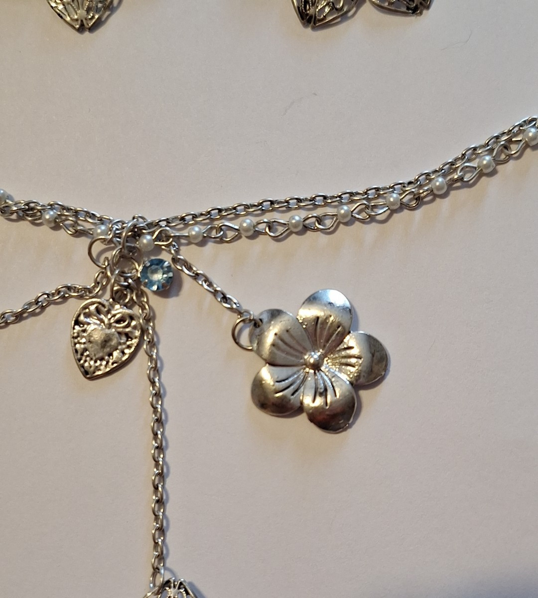 Silver Daylilies 16″ w/ 3″ ext Necklace and Earring Set