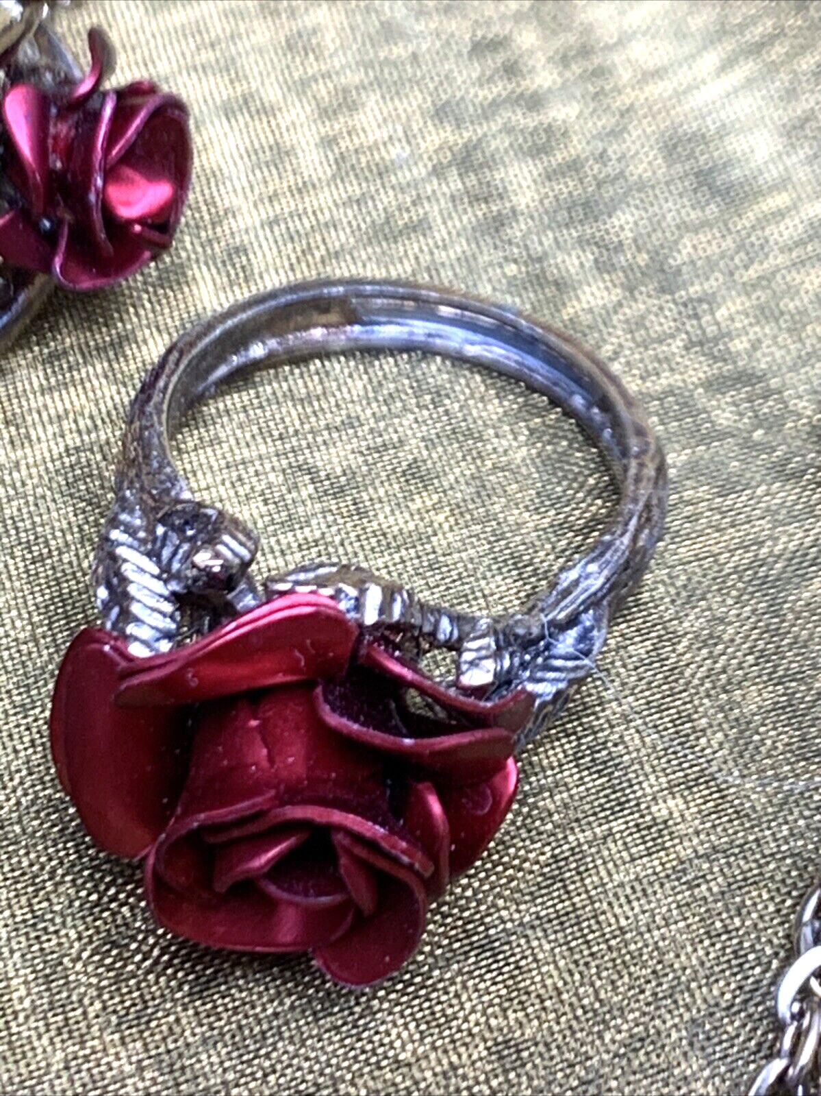 Red Rose Gold-Tone Set by American Beauty “The Art of Loving” Vintage Beauty