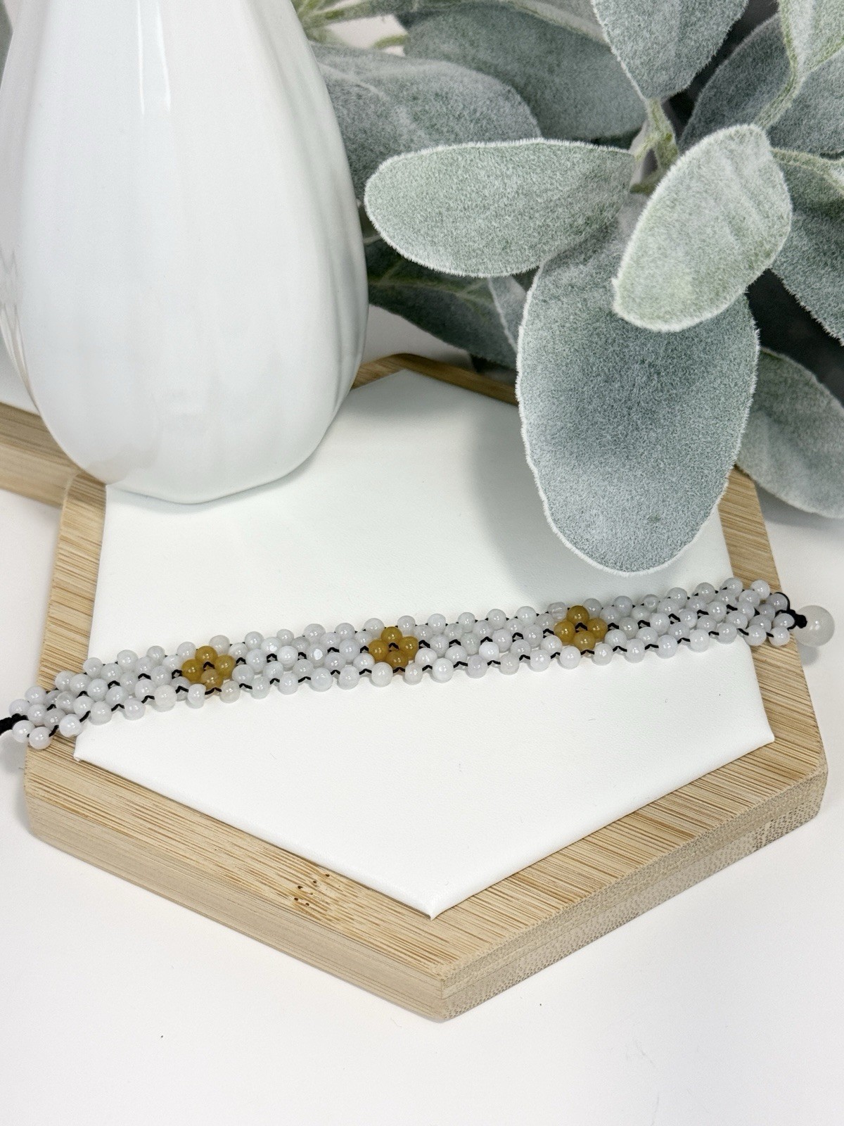 Jadeite White/Yellow Bead Bracelet Size: 6IN Width: 15/4MM