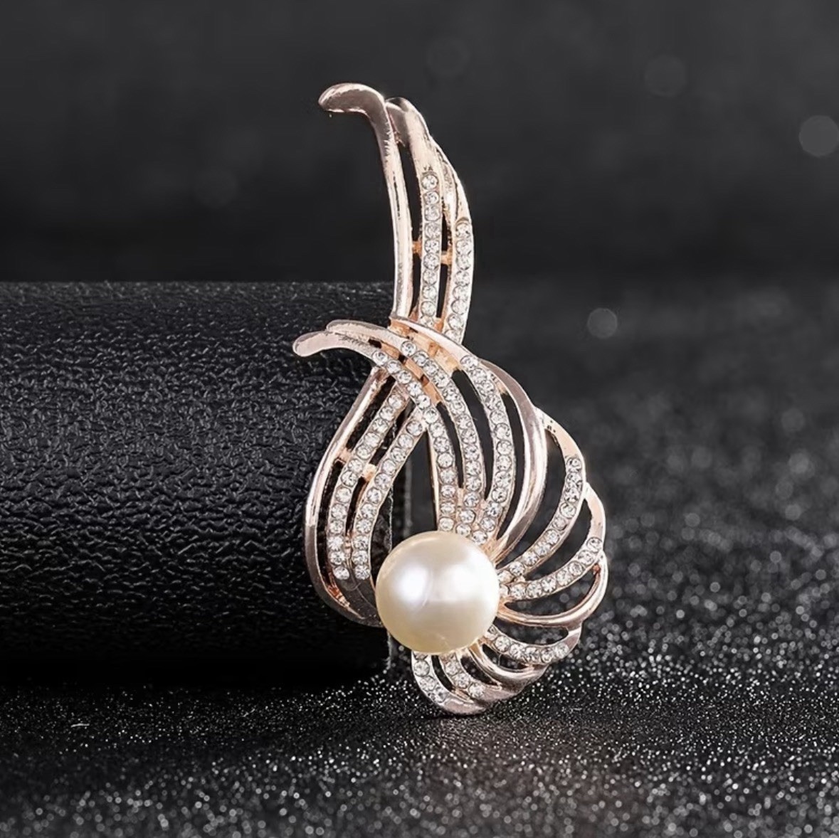 Gold Tone Wing Rhinestone & Pearl Flower Brooch Pin Elegant Statement Jewelry