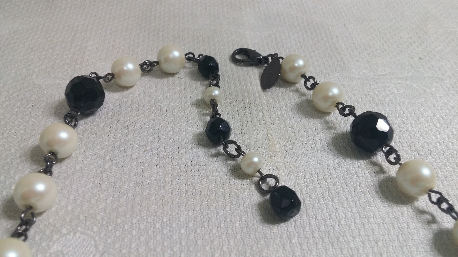 WHBM ST Metal Faux Pearl Glass Bead Faceted Black Glass Bead 20.5″ Necklace
