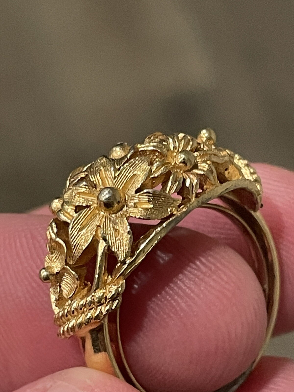 Trifari Ring Vintage Variable Size 6.5 – 8.5 Gold Plated Costume Jewelry