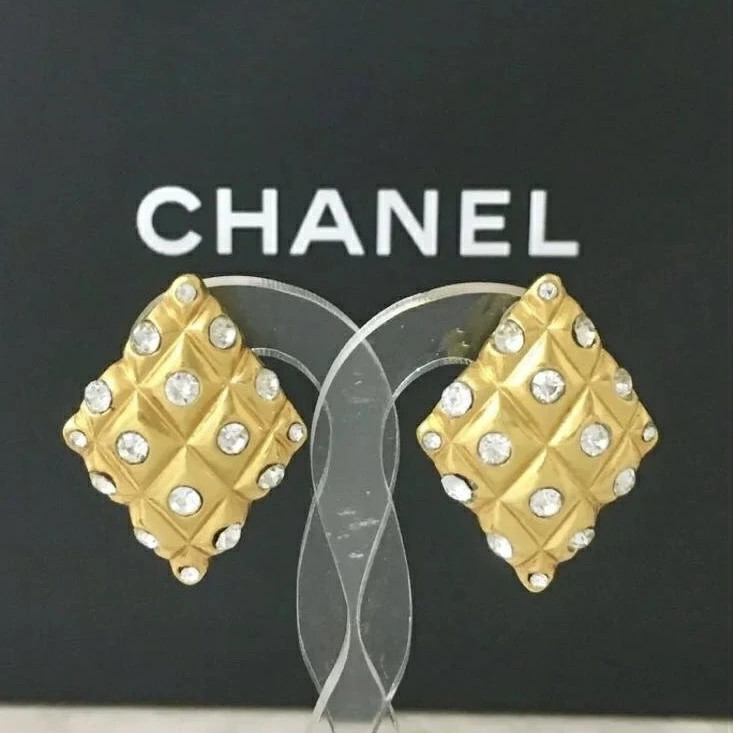 CHANEL Earrings Stone Gold Quilted Width 2.2cm Height 3.1cm Ladies’ Accessories