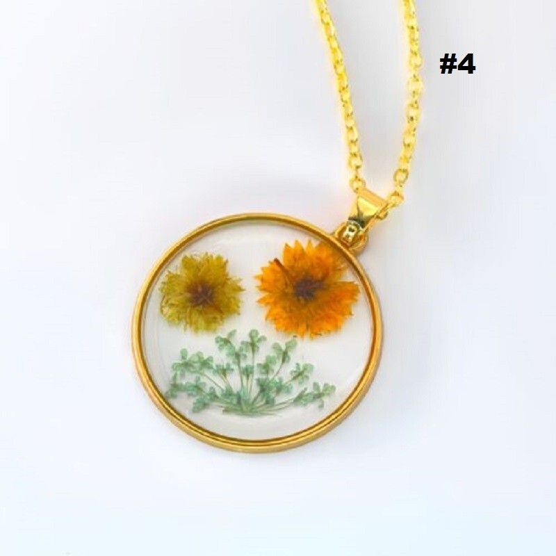 Resin/Glass Floating Pendant Natural Real Dried Flowers 18″ Chain Necklace