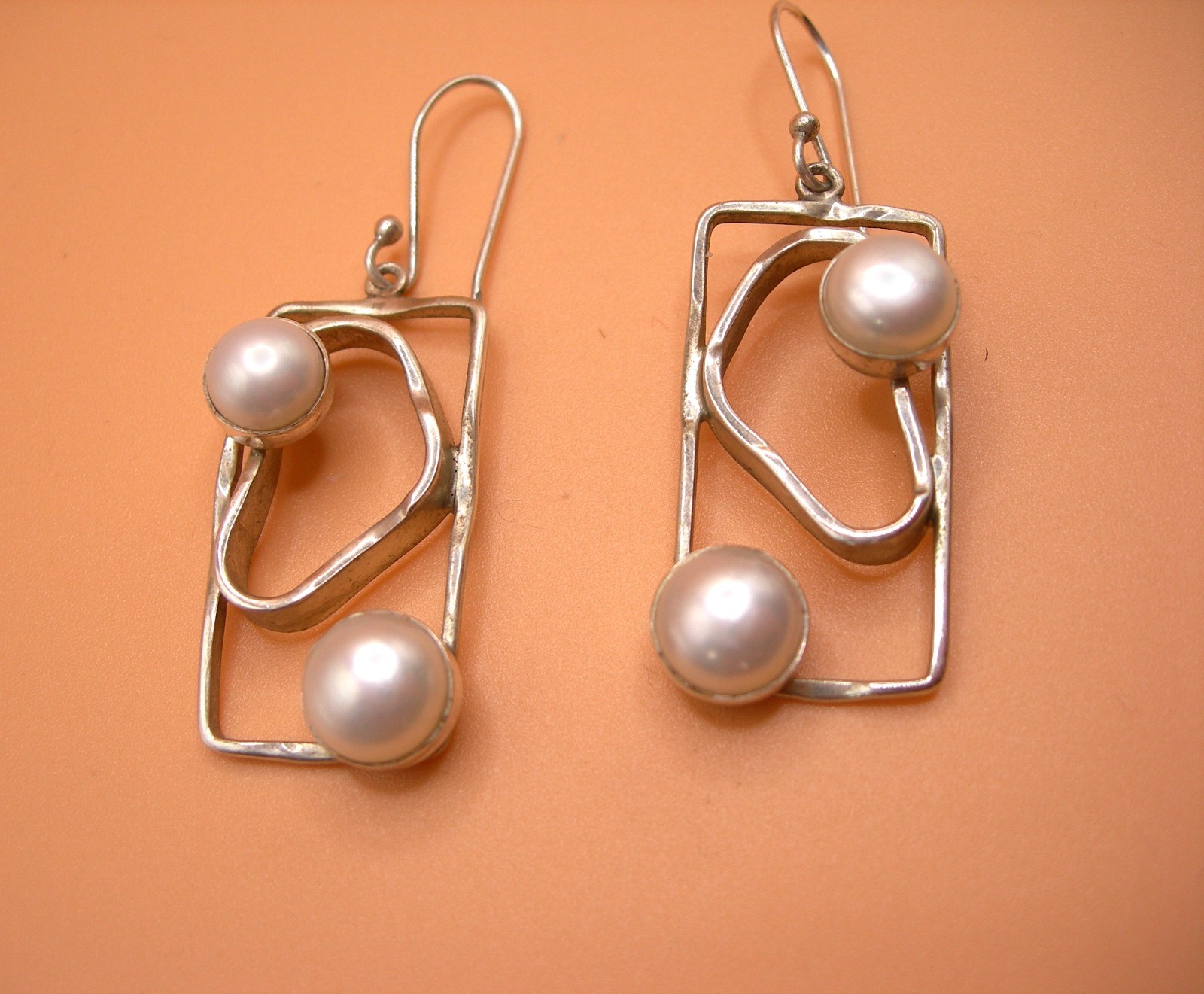 10.2 grams 925 sterling Silver 2 pearls per earring