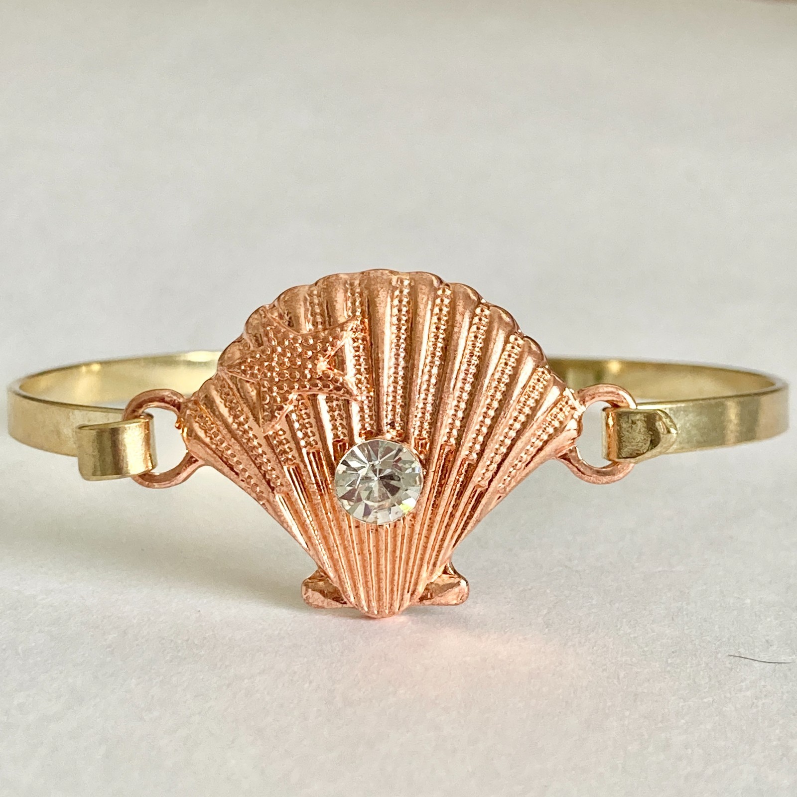 Scallop Sea Shell Bracelet Bangle Nautical Island Beach 7.5″ Gold Plated Crystal