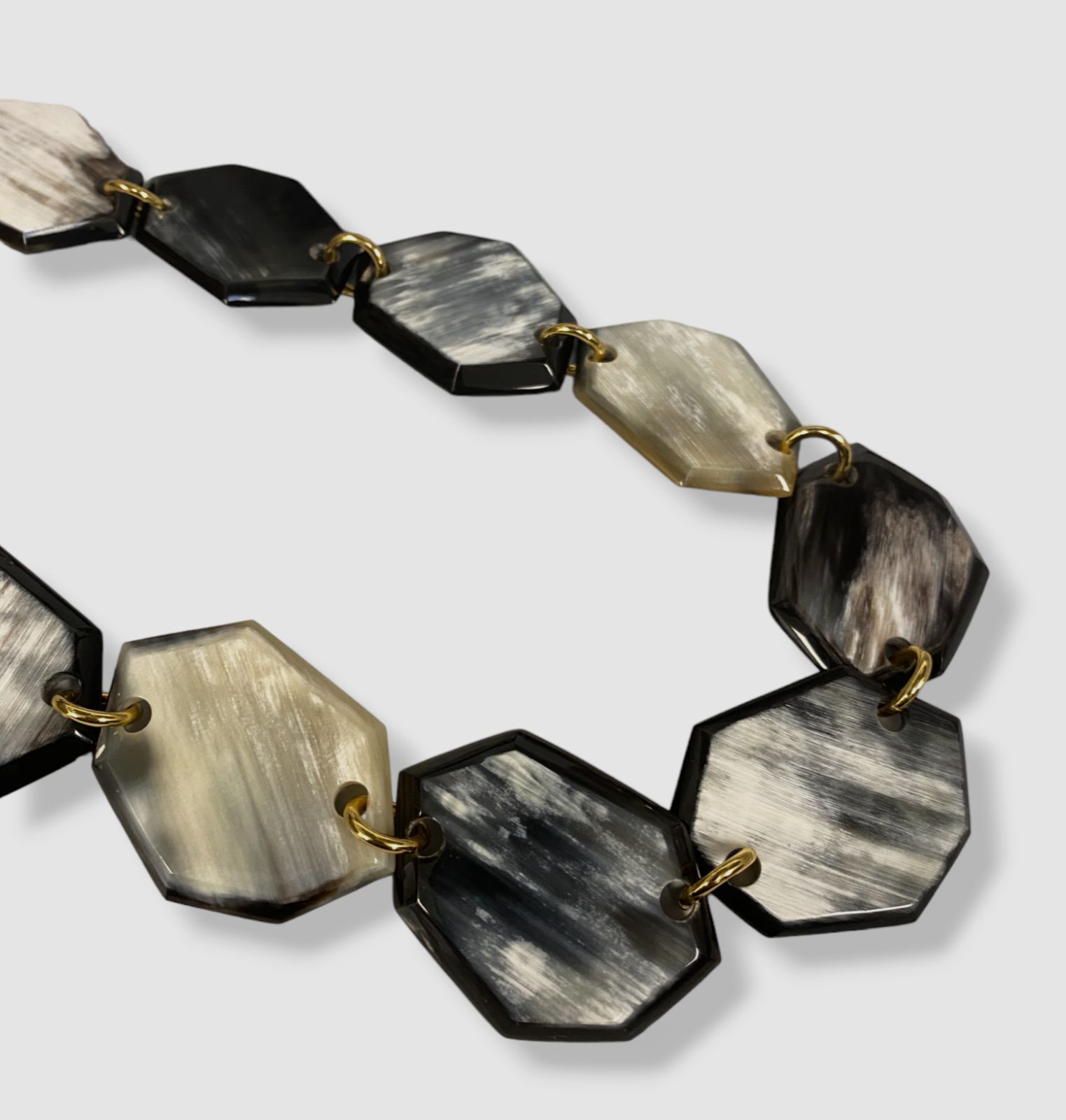 $350 Nest Women’s Black 22k Yellow Gold Plated Faceted Station Necklace