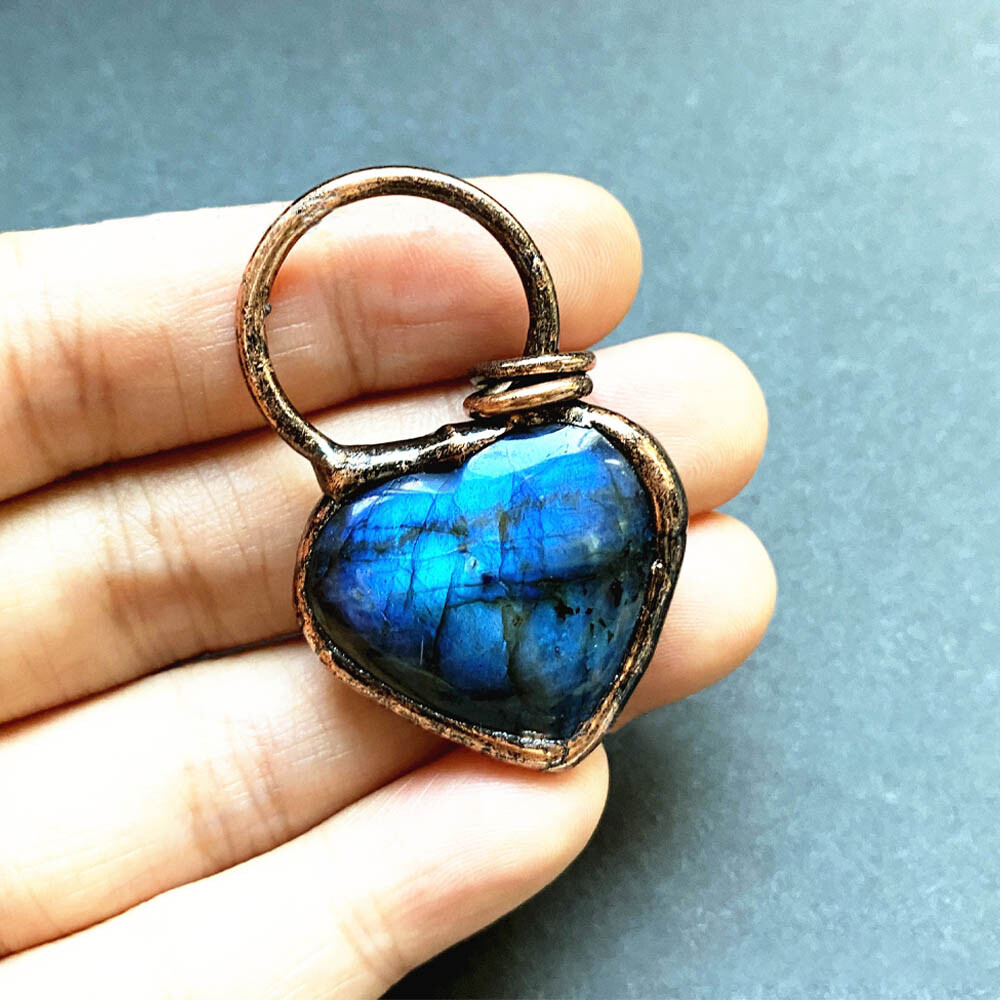Natural Labradorite Crystal Heart Pendant Quartz Point Healing Gem Necklace 1PC