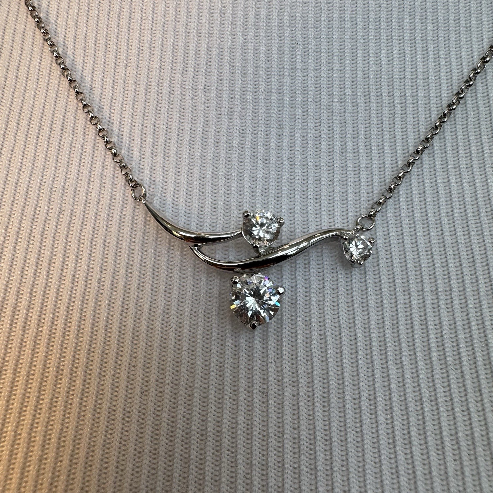 925 Sterling Silver CZ Branch Necklace 18” Graduated Three Stone Pendant China