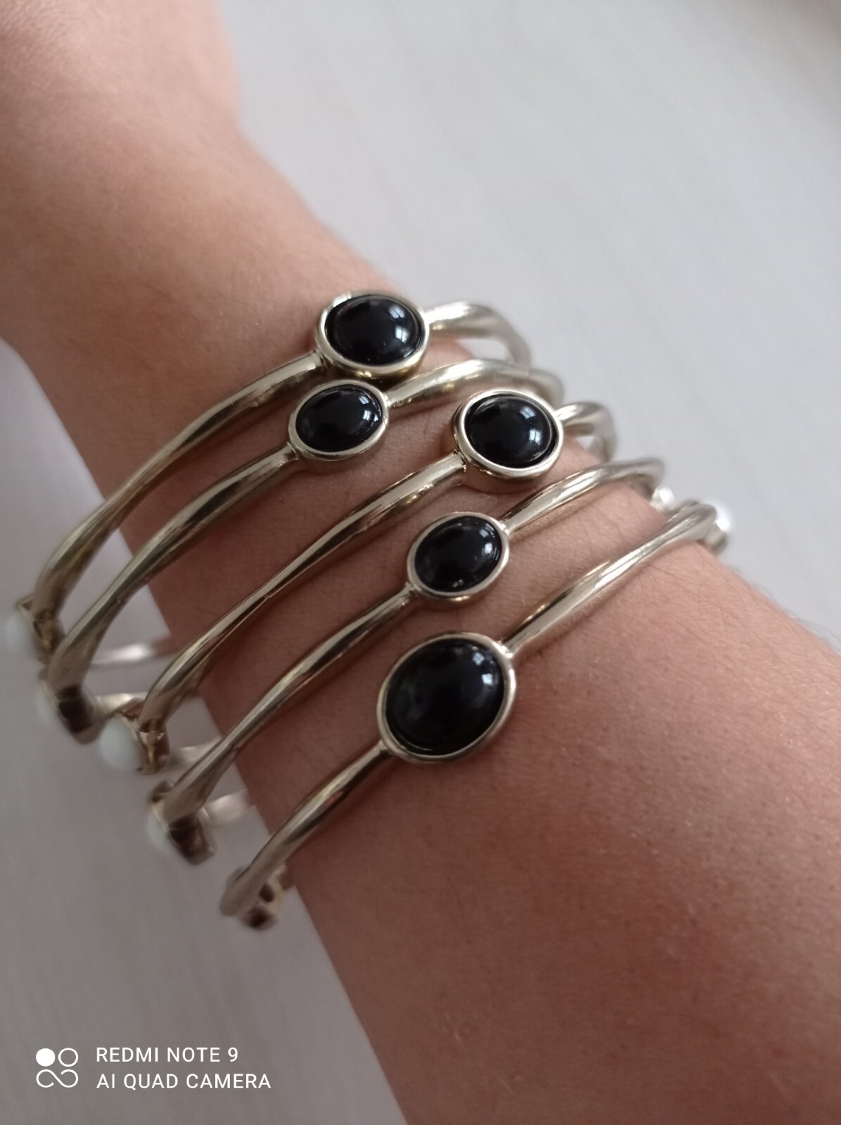 Retro Bohemian Set Of 5 Silver Tone With White & Black Acrylic Beaded Bangles