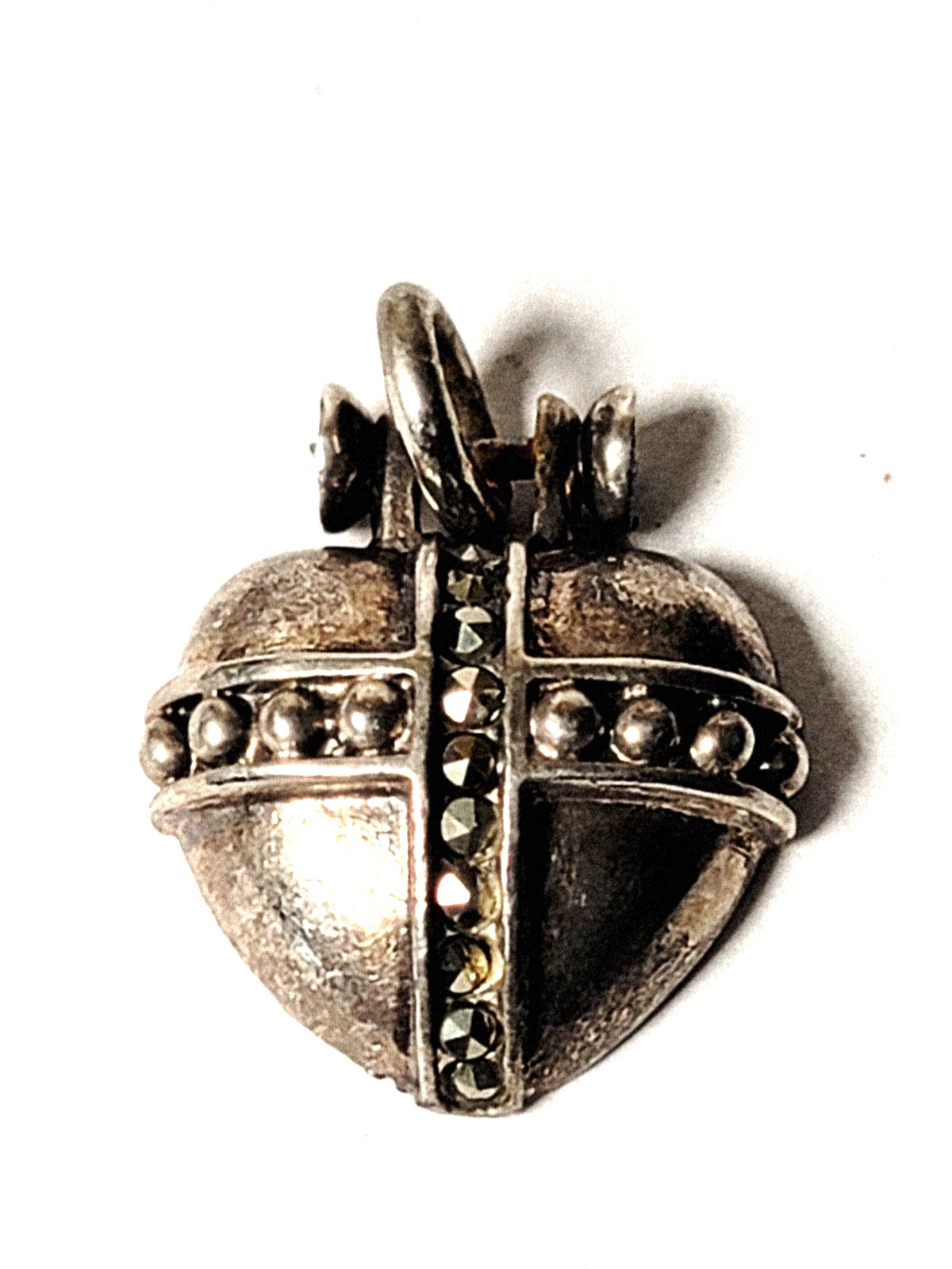 Linda Levinson Heart Pendant Silvertone Metal Unisex Ready To Wear