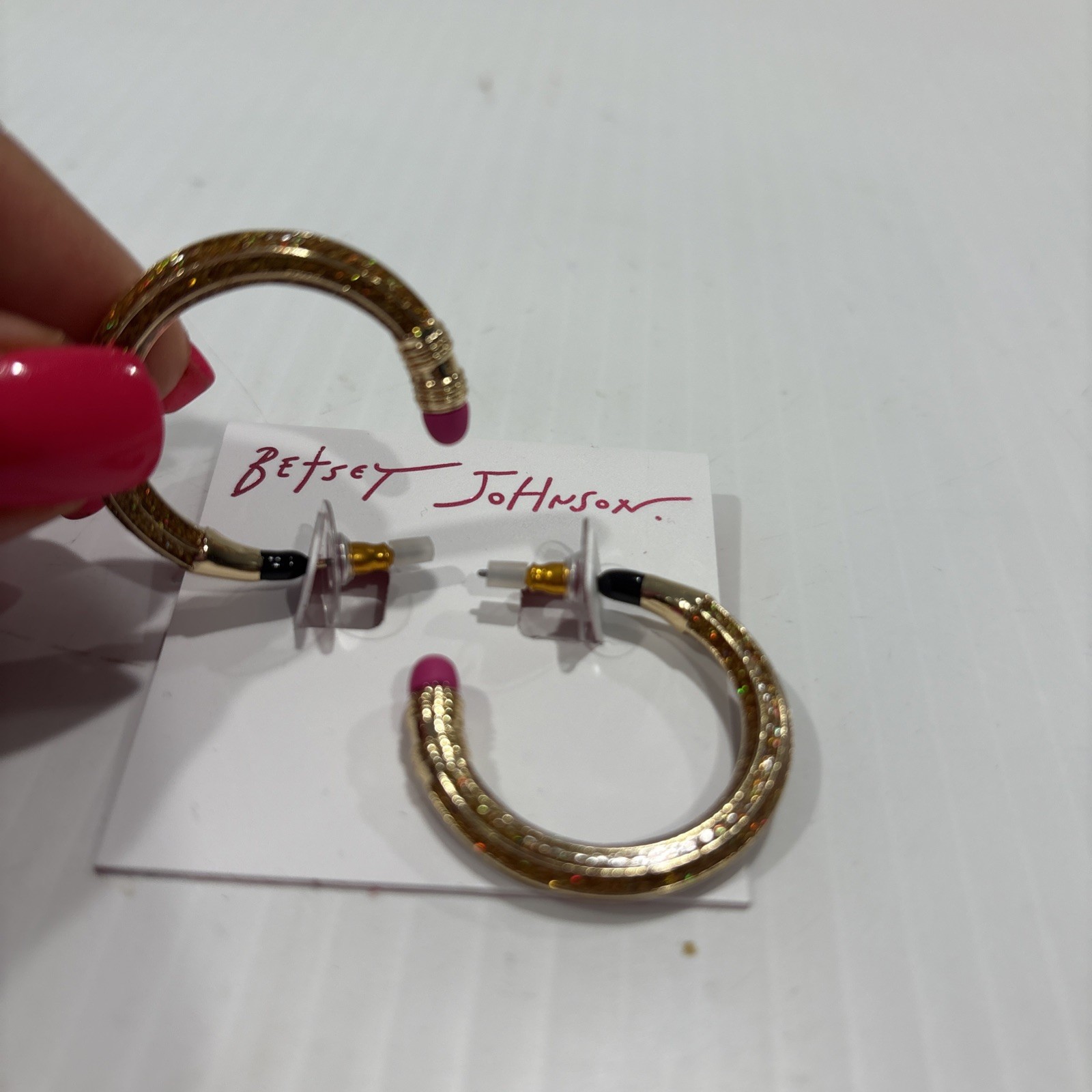 New BETSEY JOHNSON Gold Glitter Pencil Shape Loop Earrings