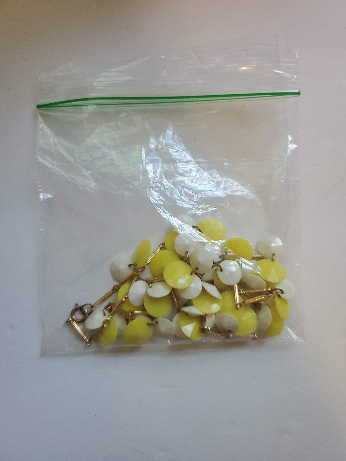 Necklace 29″ Long Yellow White Beads Clusters Gold Tone Links
