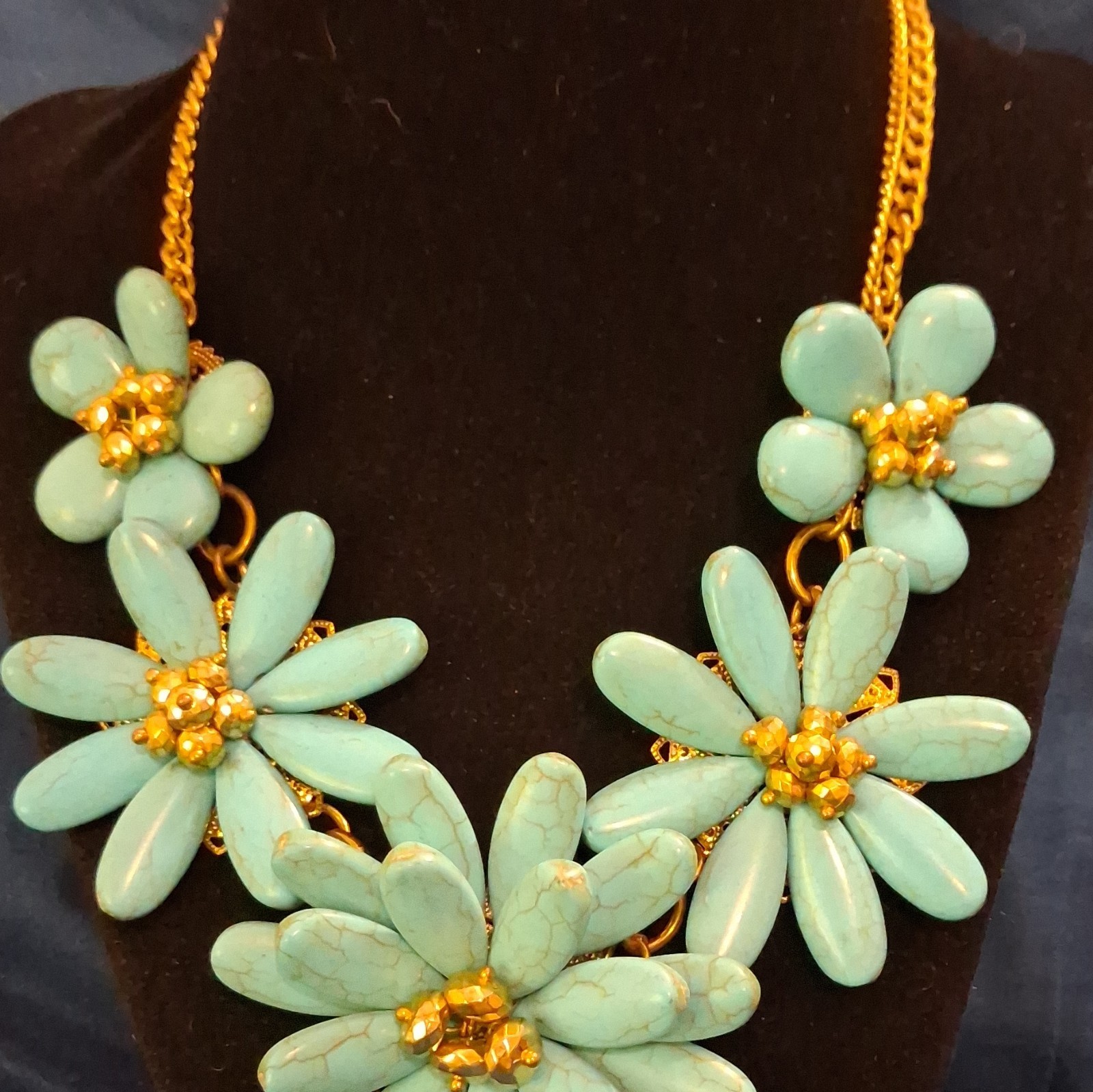 Gold Tone Cable Chain Necklace Turquoise Blue Flower Charm Pendant Lobster
