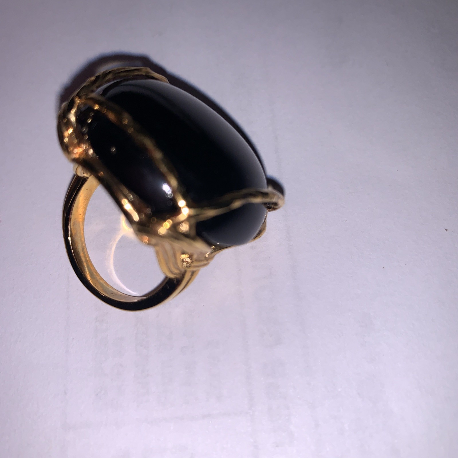 SETA Palm Beach HUGE DINNER RING. wine colored stone set in quality goldtone