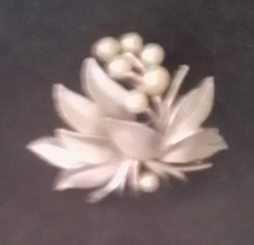 Silver Tone Flower Leaf Cluster Brooch Pin, Simulated White Pearl Beads