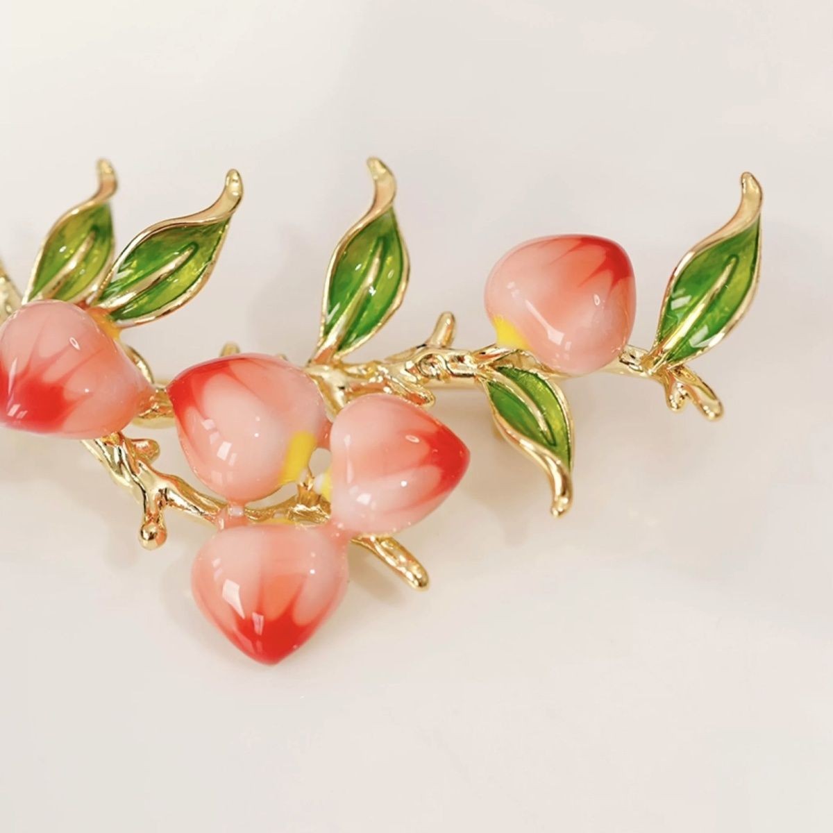 Enamel Peach Fruit Brooch Elegant Design Women’s Lapel Pin