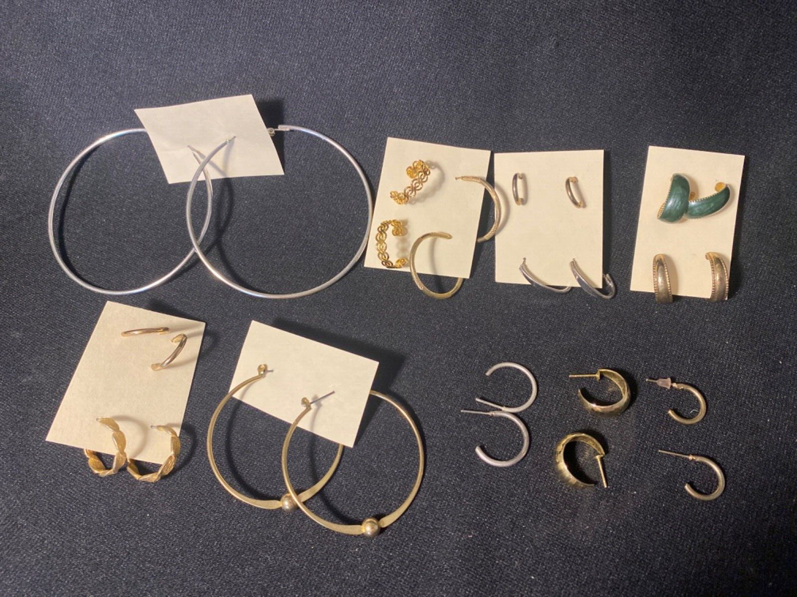 Lot Of 13 Sets Hoop Pierced Earrings Silver/Gold Tone Green Enamel C-Hoop ++