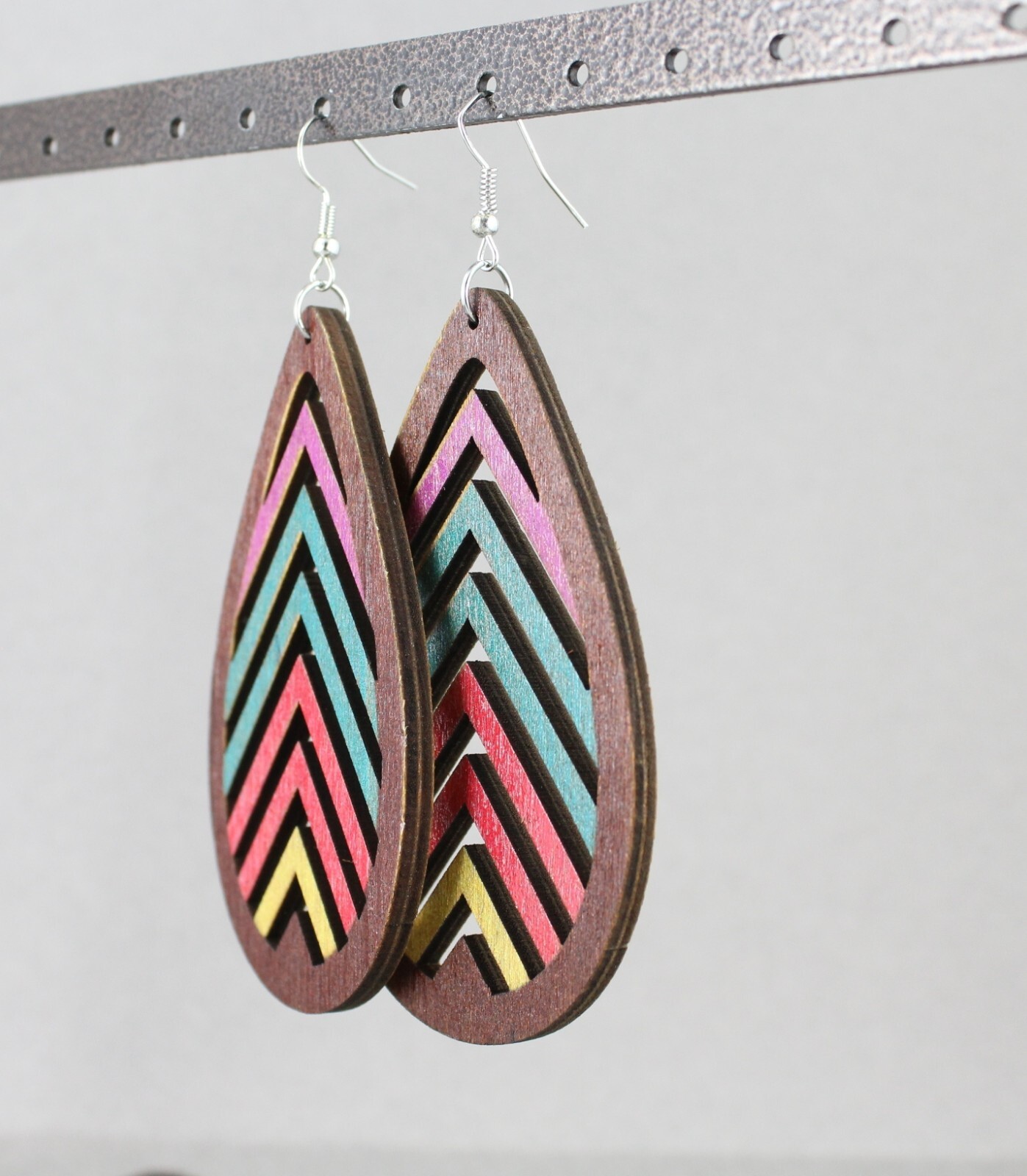 Brown chevron pattern earrings dangle teardrop lightweight wood 3 7/8″ long
