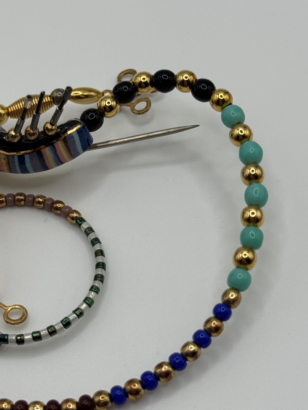 Jewelry 10 Cynthia Chuang Glazed Porcelain Glass Beaded Lizard Pin READ