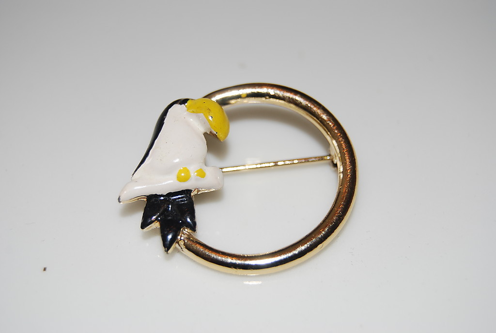 WONDERFUL VINTAGE SET OF THREE ASSORTED PINS OR BROOCHES AS PER PICTURES # M-003