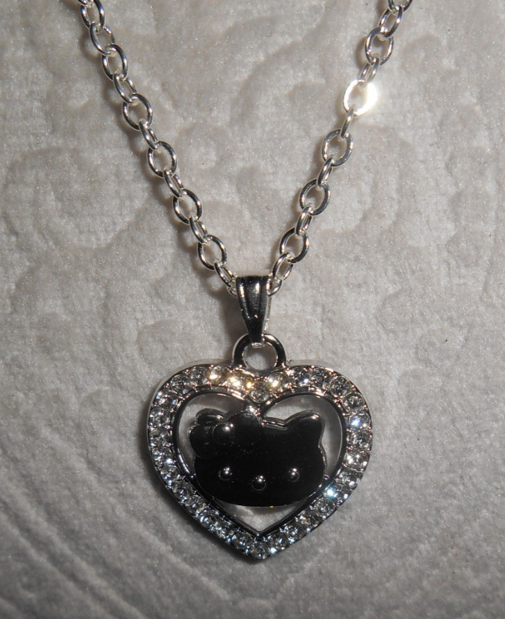 HELLO KITTY HEAD IN CRYSTAL HEART NECKLACE