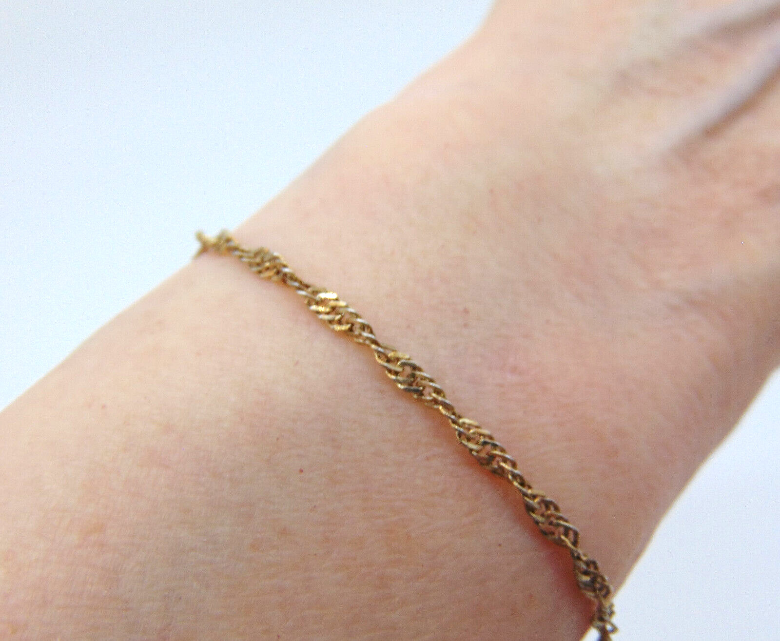 Vintage Italy ITAOR 925 7″ Dainty SS/Gold Twist Chain Link Bracelet Signed EC