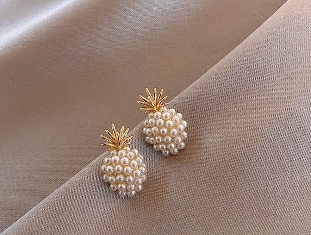 Pineapple stud earrings