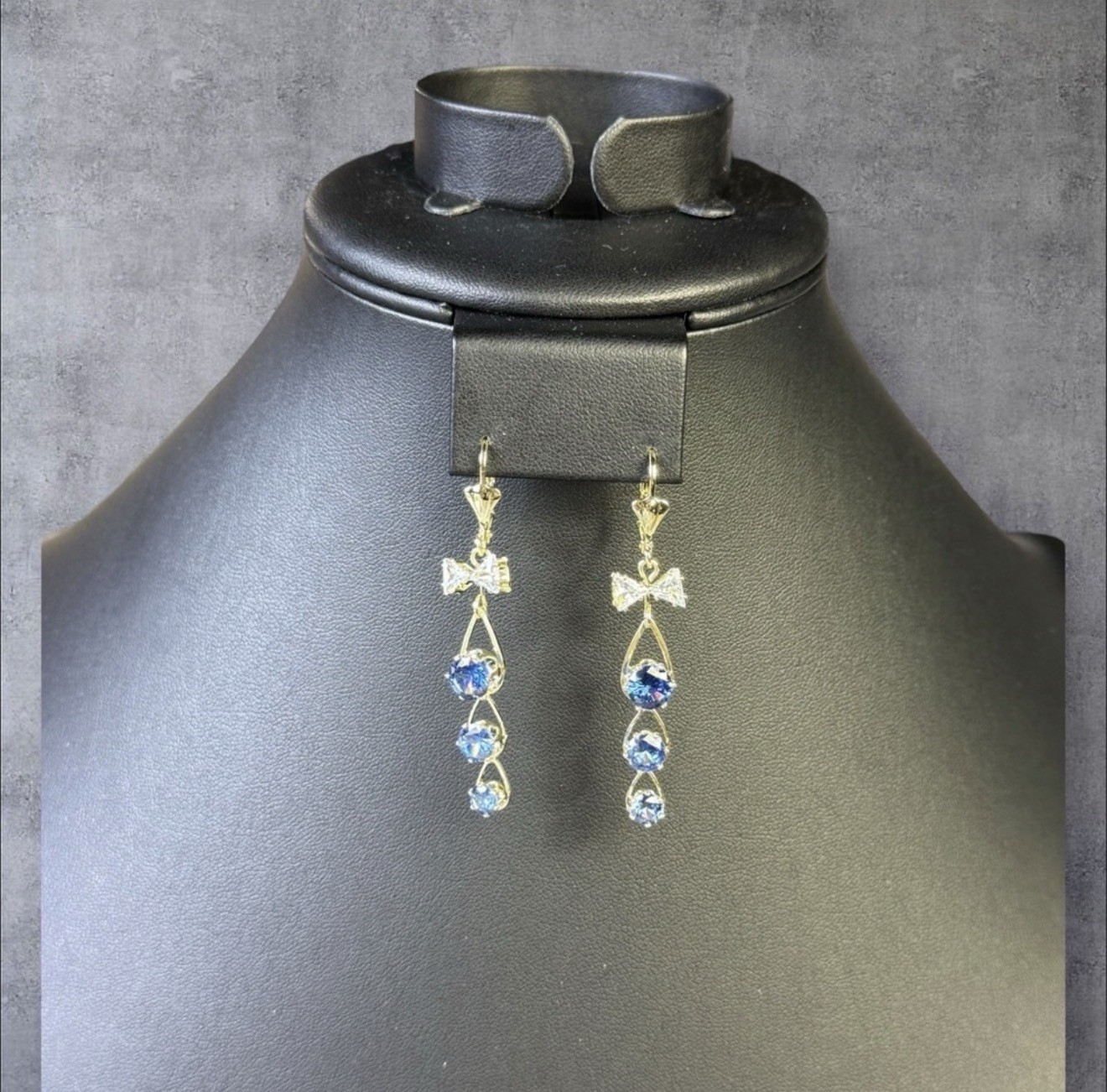 Round Blue Crystal Dangle Drop Earrings Silver Tone Metal Leverback Lobe