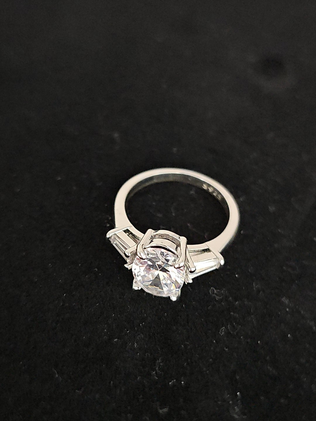 Engagement Stamp 925 3 Ct Oval Cut White Saphire & 2 Baguettes Sz 8 8140