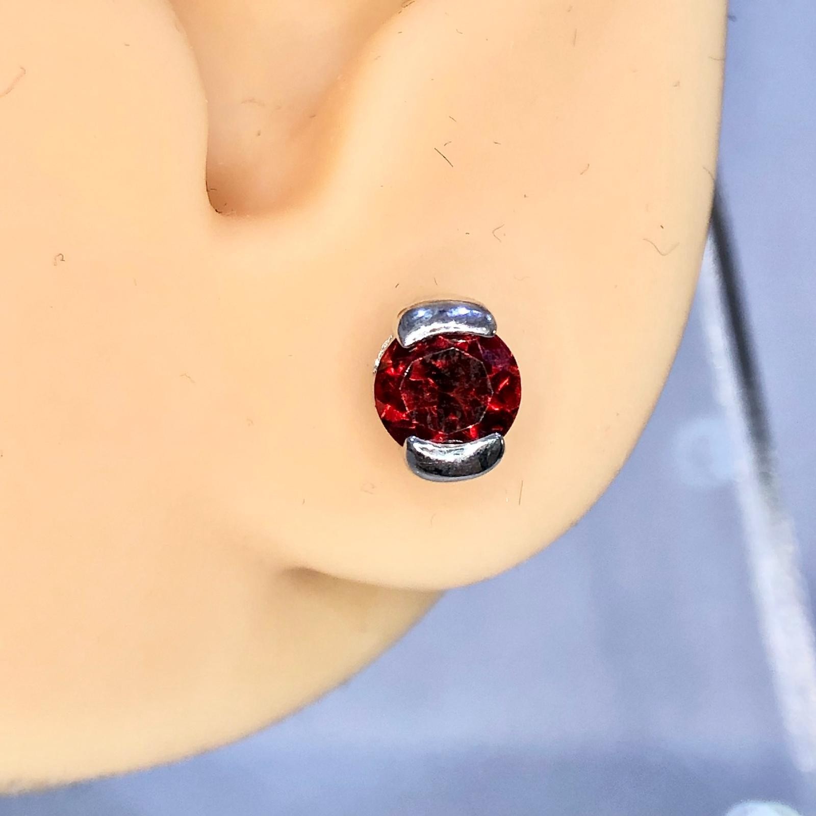 925 Sterling silver Earing Round Garnet 6.50 MM Natural gemstone Jewelry.
