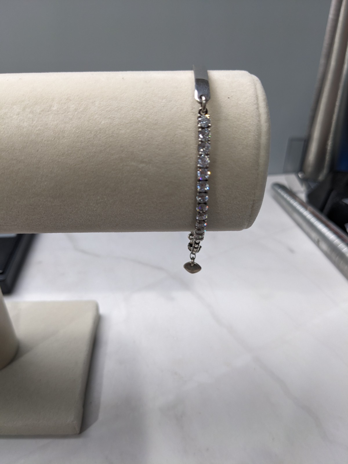 Thomas Sabo Sterling Silver Love Bridge Zirconia Accents 7-7.5″