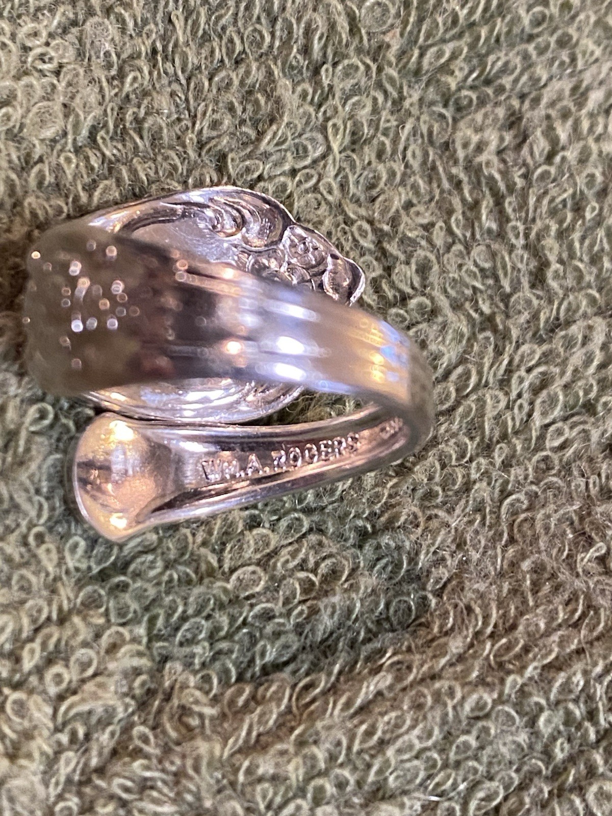 WM. A. Rogers Oneida LTD Silver-Plated Spoon Ring, Size App. 7-7 1/2 Adjustable