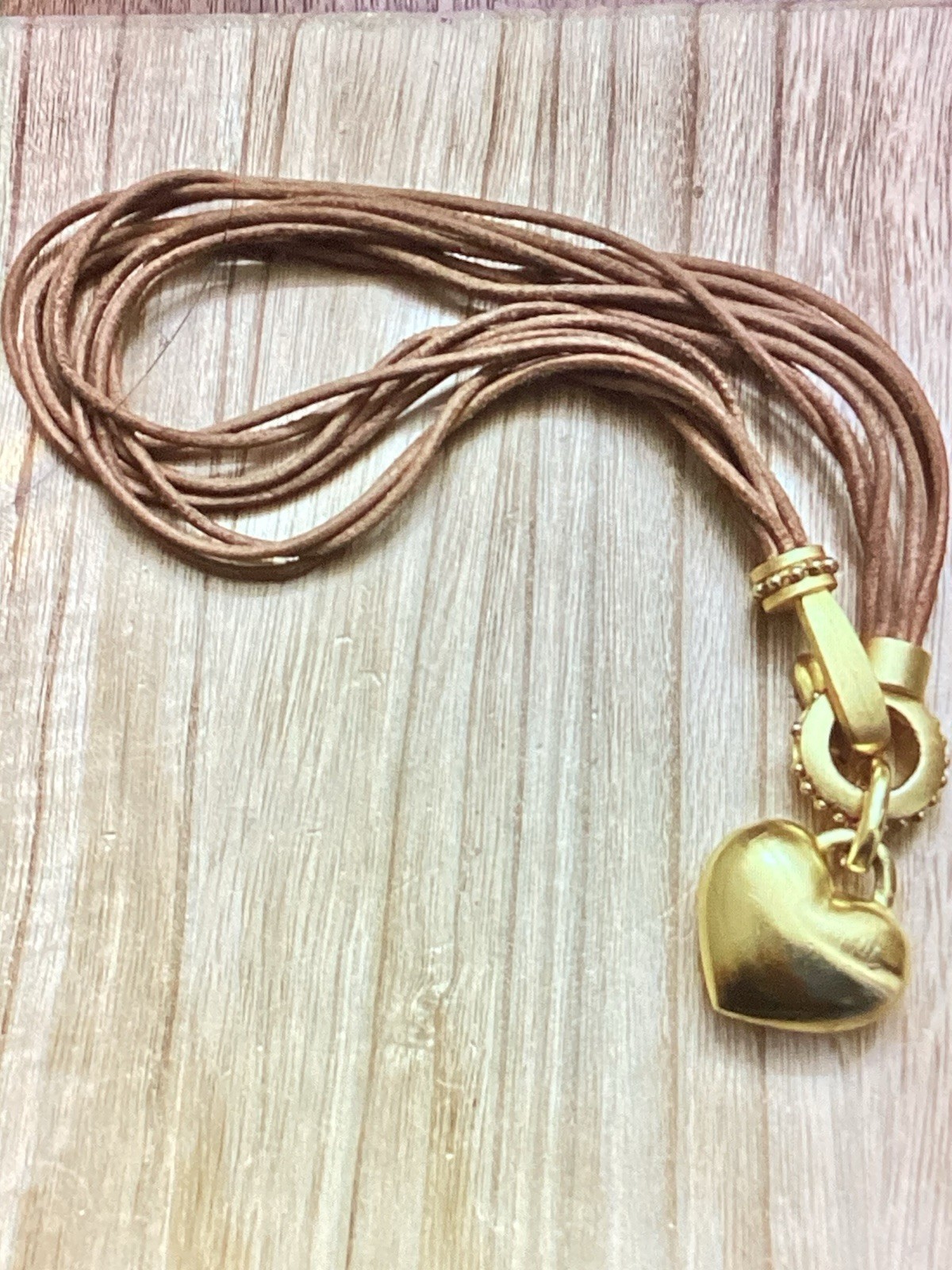 Linda Levinson Gold Tone Multi Corded Chunky Heart Pendant Choker Necklace.