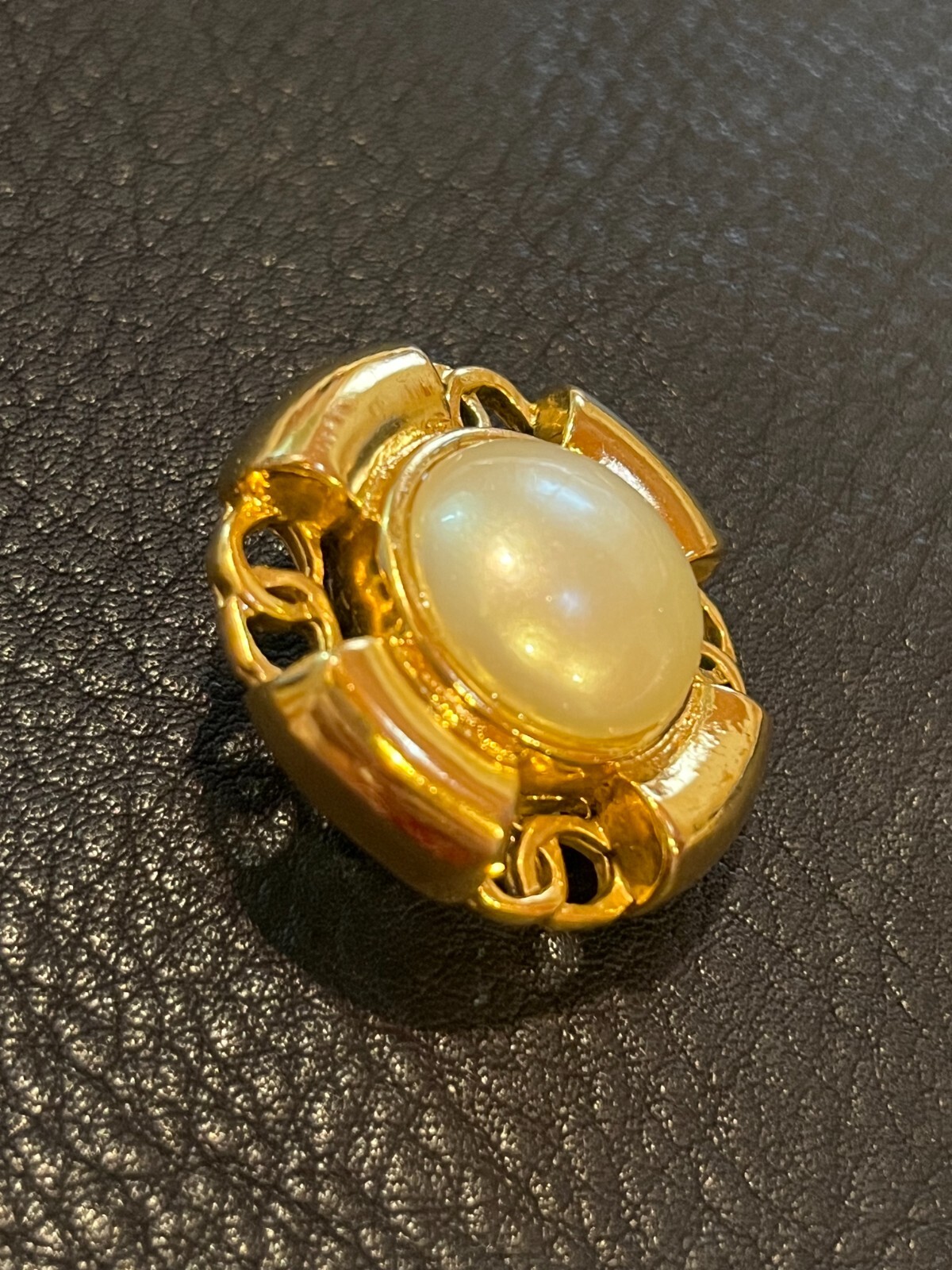 CHANEL Earrings AUTH Coco CC Logo Rare Vintage Gold 94P 4 CC Pearl 3.1cm F/S
