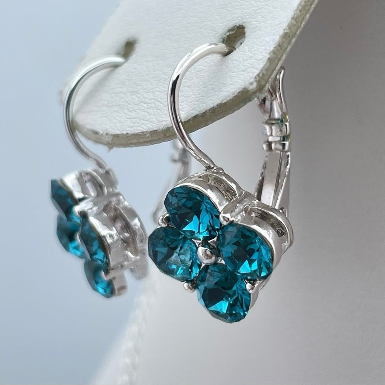Dana Buchman Teal Crystal Flower Necklace & Earrings Set Silver Tone
