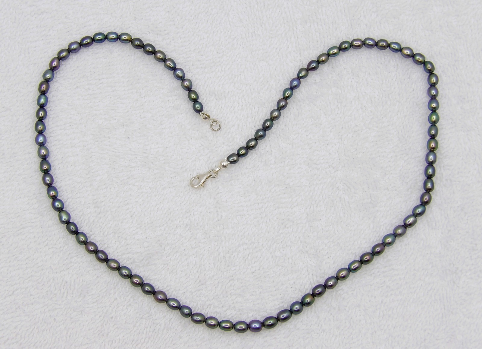 19 inches long Genuine Peacock Rice Freshwater Pearl Necklace NK815