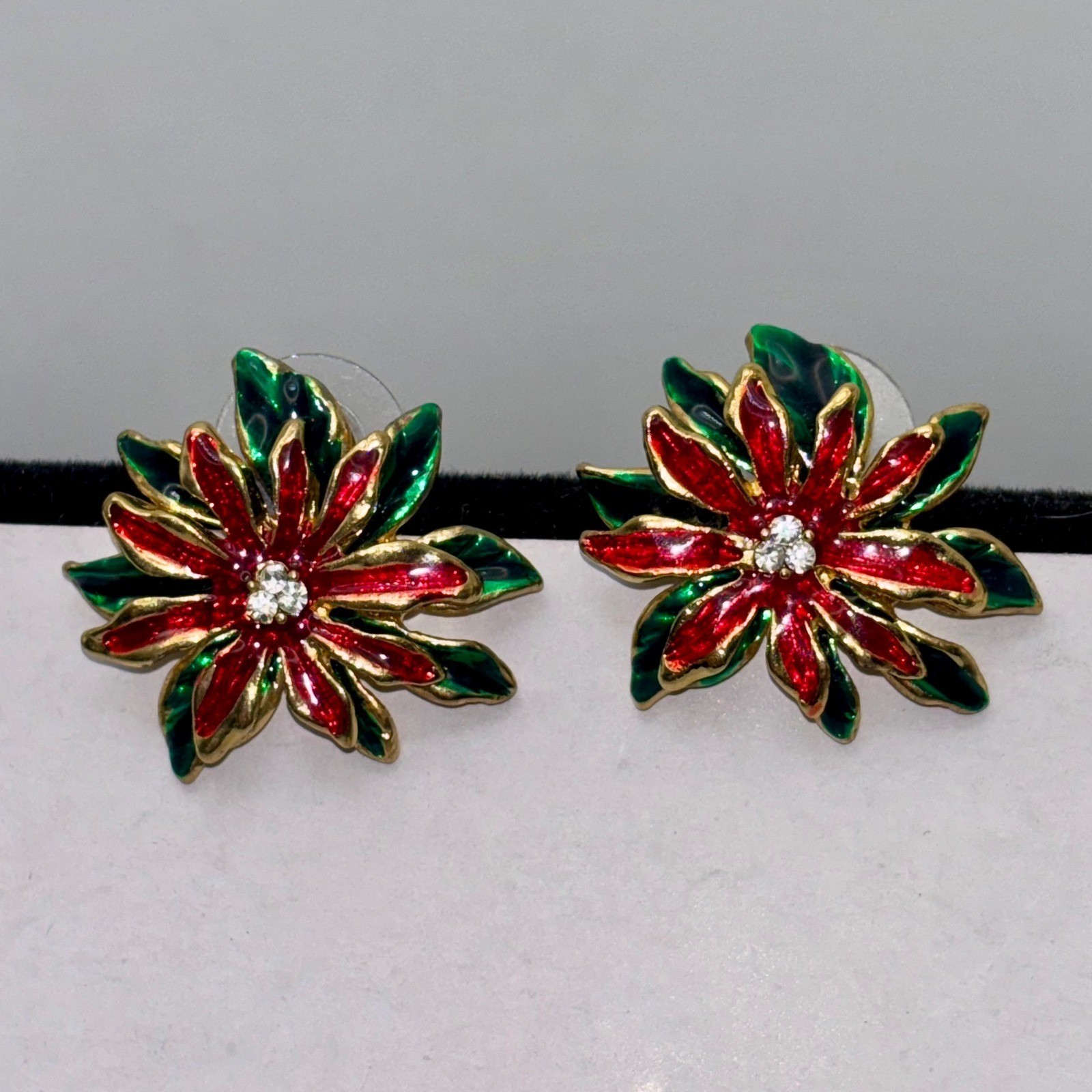 Red Green Enamel Poinsettia Stud Earrings Gold Tone Holiday Christmas Floral
