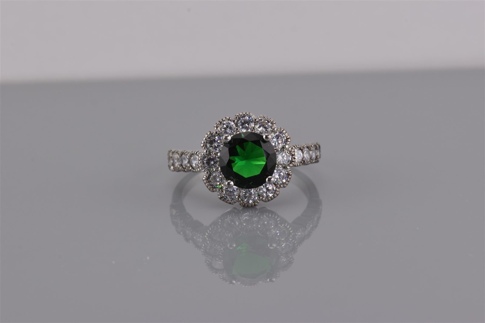 Sterling Silver Green Round Solitaire Halo Accent Scalloped Band Ring 925 Sz: 8