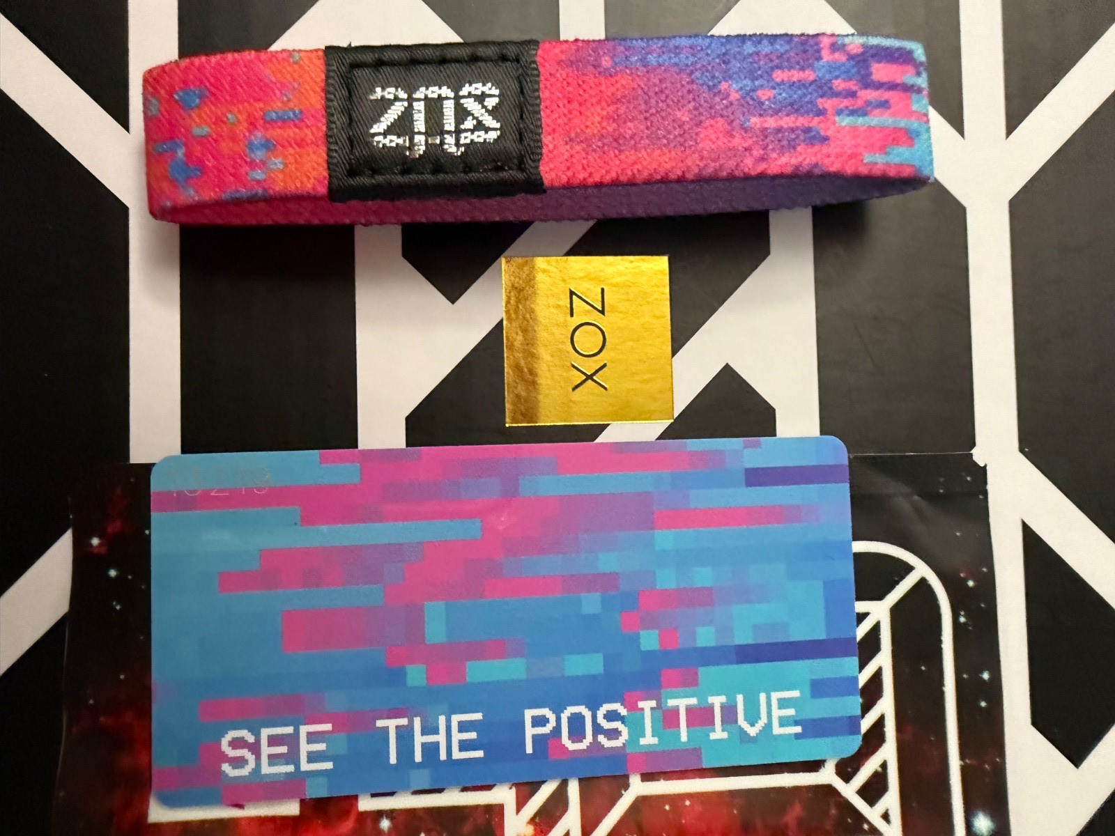 ZOX “SEE THE POSITIVE” SIZE MEDIUM NEW NEVER WORN UNREDEEMED