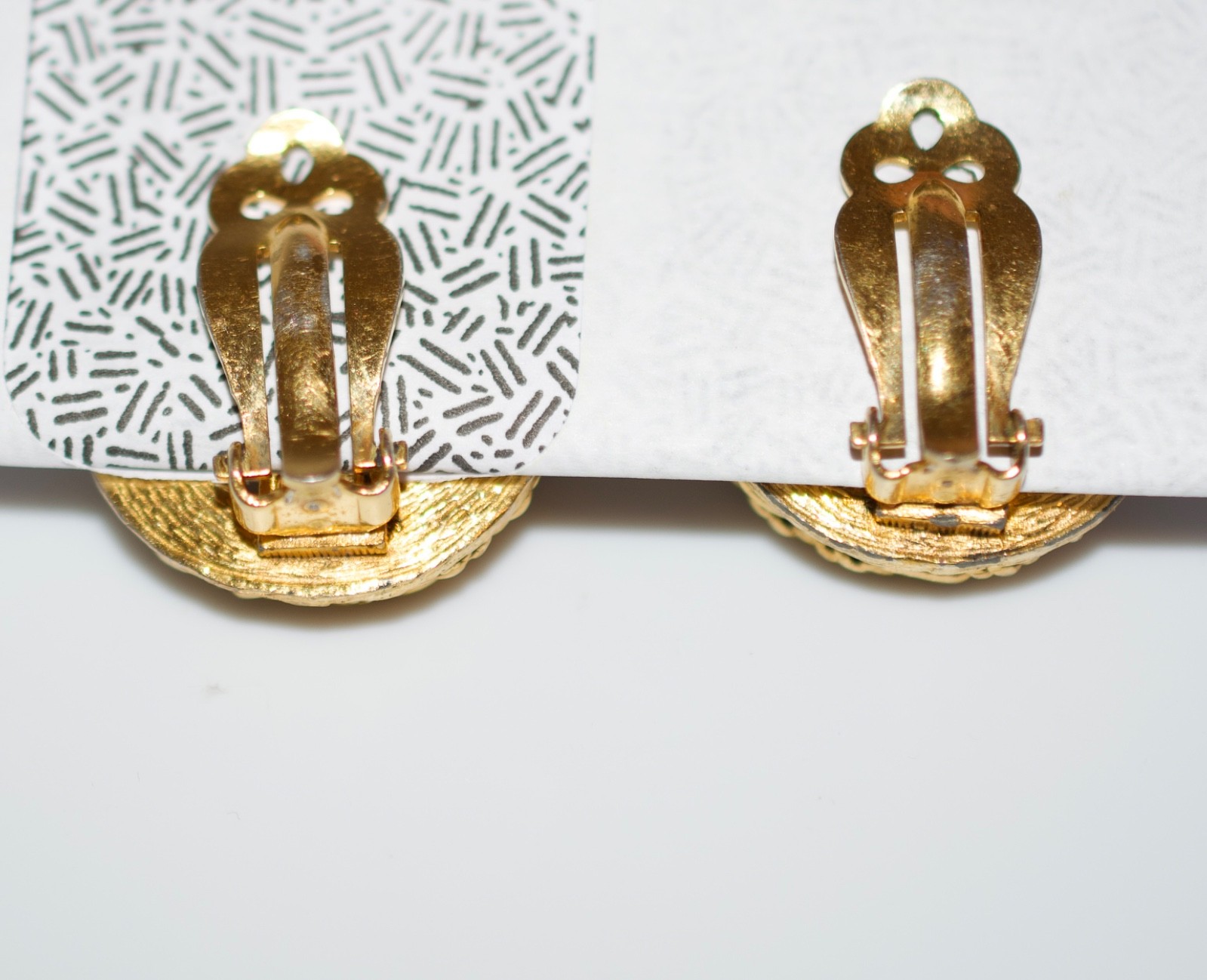 Chanel Snake White Glass Gripoix Round Clip On Earrings Vintage 1980’s / 1 inch