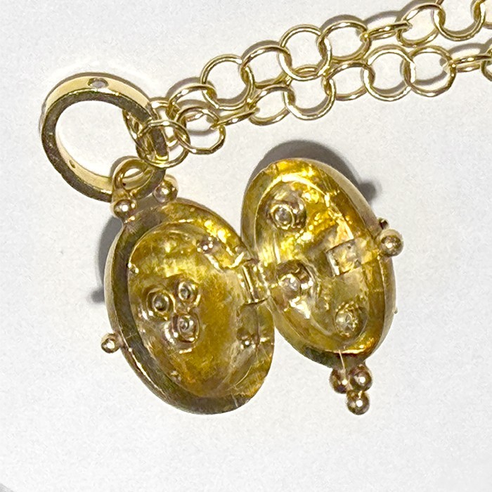 Temple St. Clair 18K Gold Diamond Sea Star Locket Necklace 18″ Oval Chain
