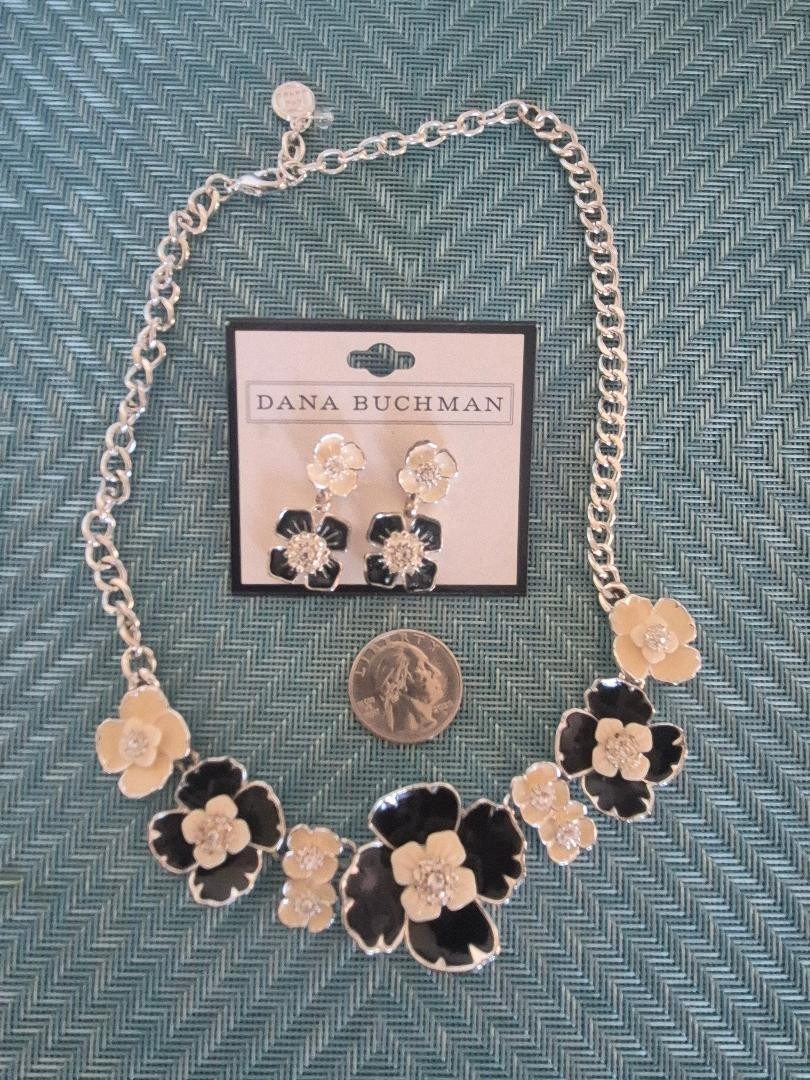 Dana Buchman Silvertone Flower necklace & earrings black/Ivory 17″ enamel