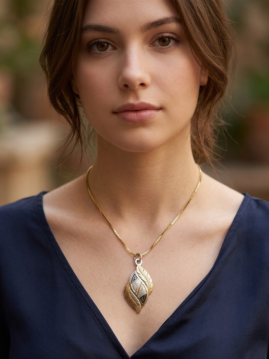 Beautiful Montana delicate pendant necklace