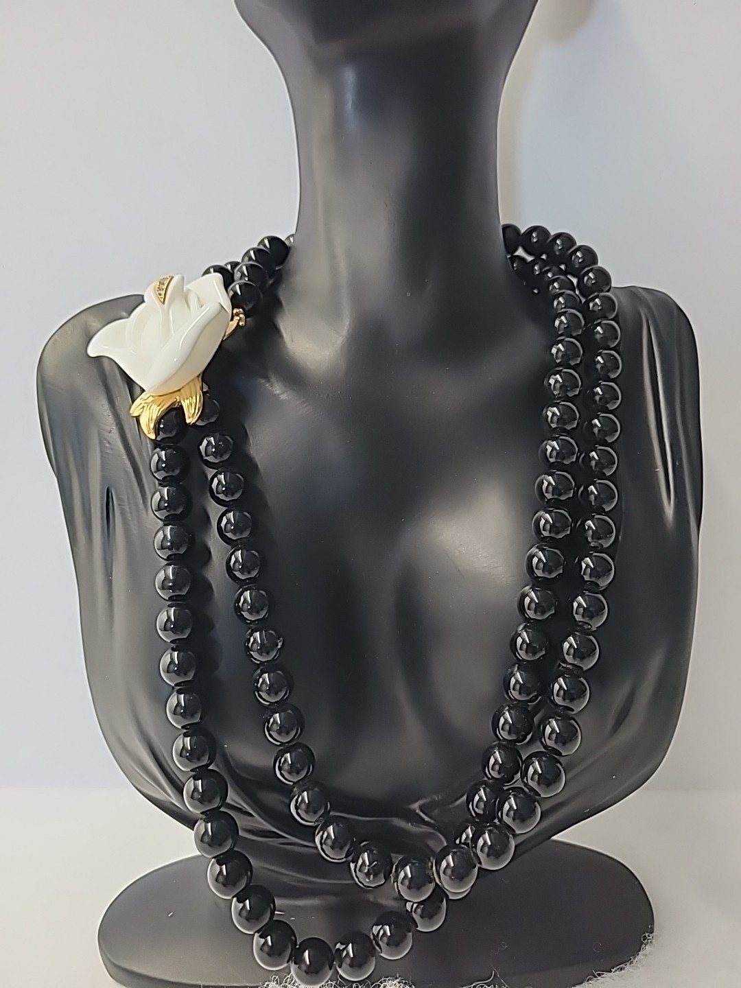Vintage Black Beaded Necklace White Rose Floral Centerpiece Gold Tone Jewelry
