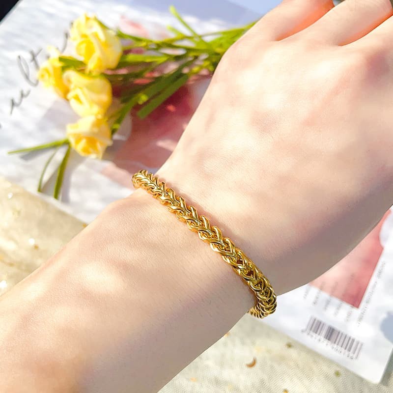 Men’s gold plating Pendant Twist Rope Bracelet Fashionable Hand Link Wrist Chain