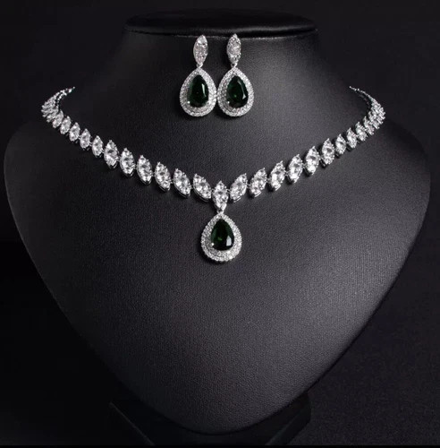 18k Platinum Plated Made Simulated Diamond Necklace Earrings Green Jewelry Set