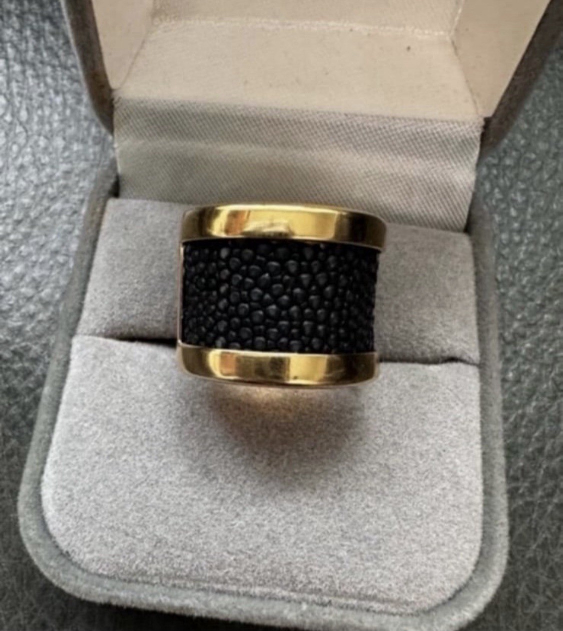 ITALIAN ITAOR BEAUTIFUL STERLING &GOLD OVERLAY RING WITH SPARKLY BLACK CRYSTAL 6